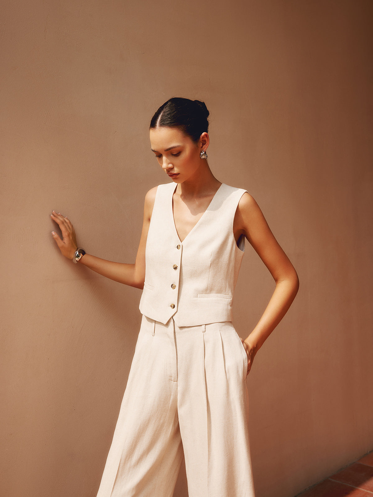 Well Tailored Coat with a Graceful Silhouette