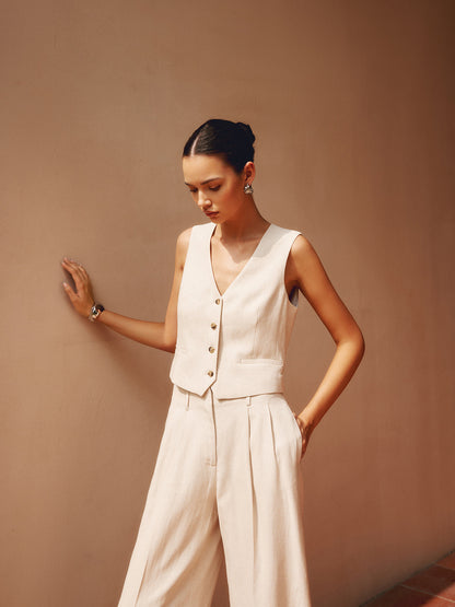 Well Tailored Coat with a Graceful Silhouette