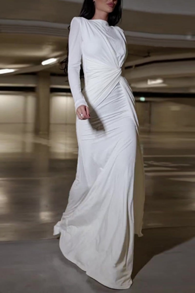 Well Tailored Dress with a Graceful Silhouette