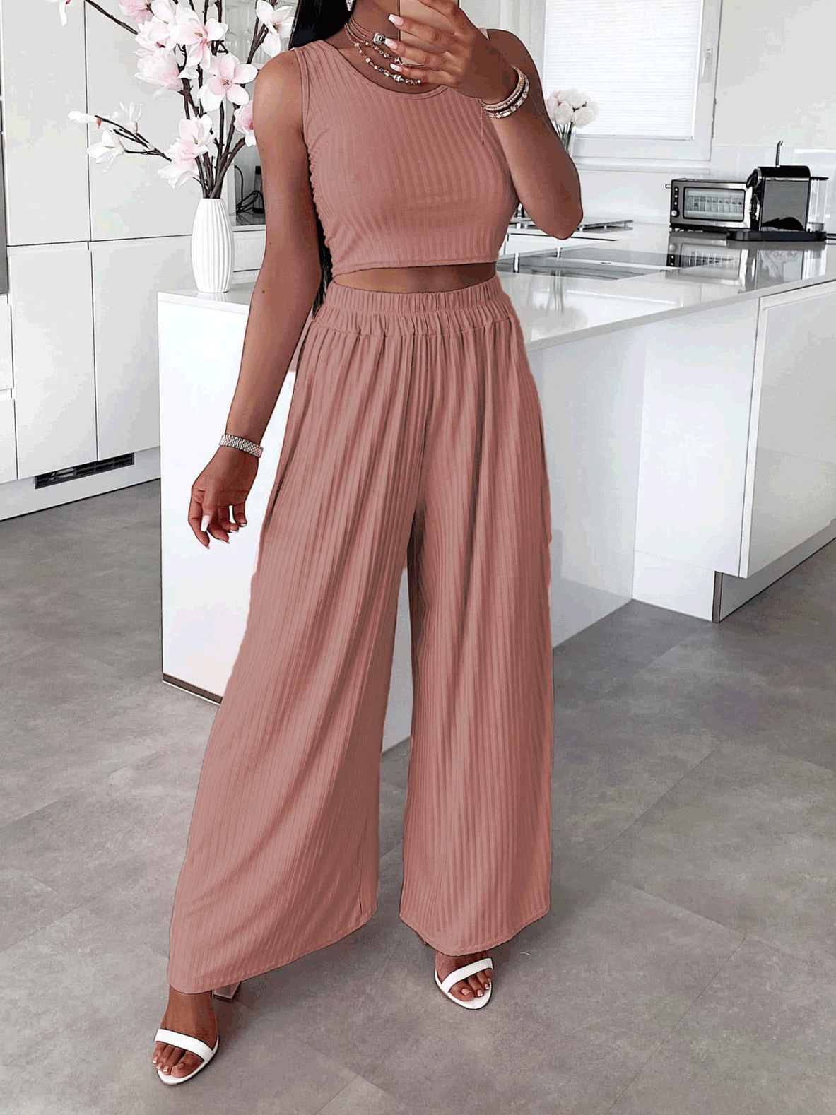 Beautifully Crafted Pants in a Classic Style