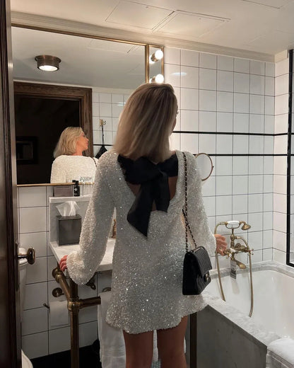 Effortlessly Elegant Dress with a Timeless Design