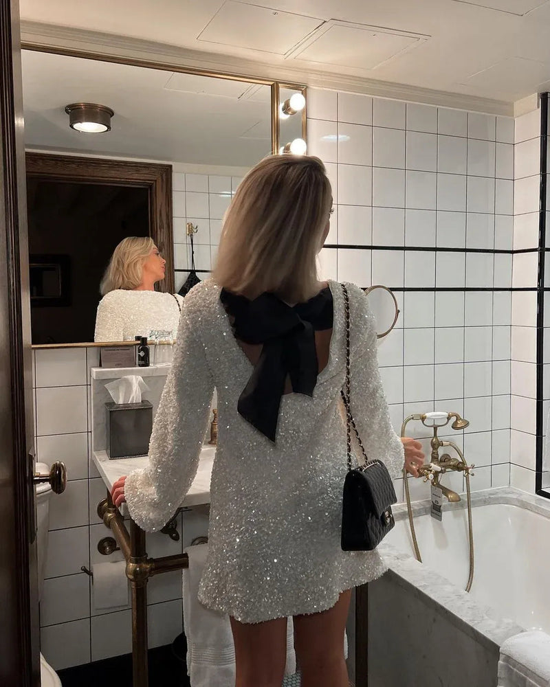 Effortlessly Elegant Dress with a Timeless Design
