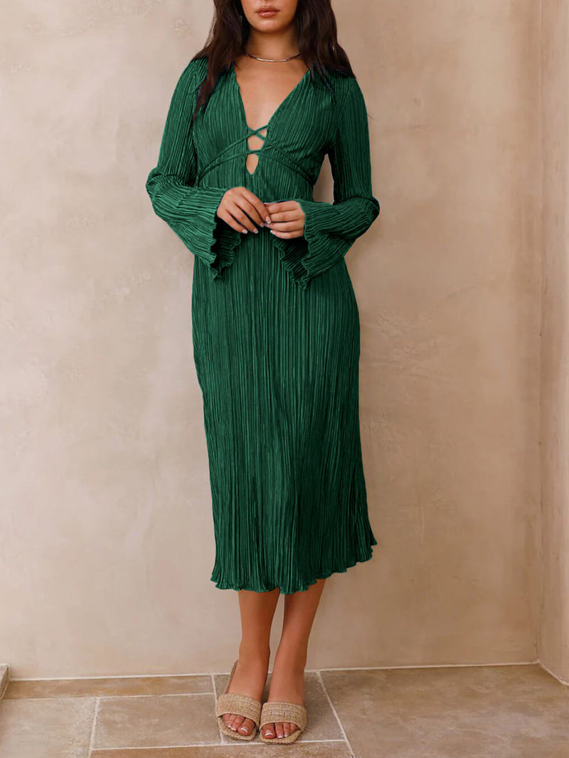 Well Tailored Dress with a Graceful Silhouette