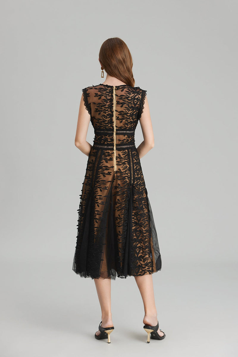 Sophisticated Dress with a Clean Classic Look