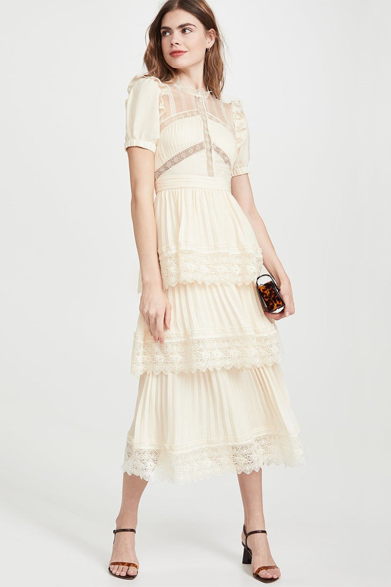 Effortlessly Elegant Dress with a Timeless Design