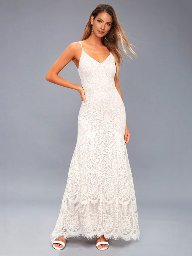 Beautifully Finished Dress in a Timeless Design