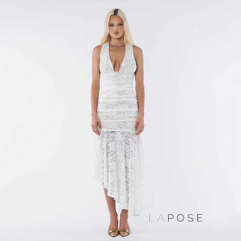 Well Tailored Dress with a Graceful Silhouette