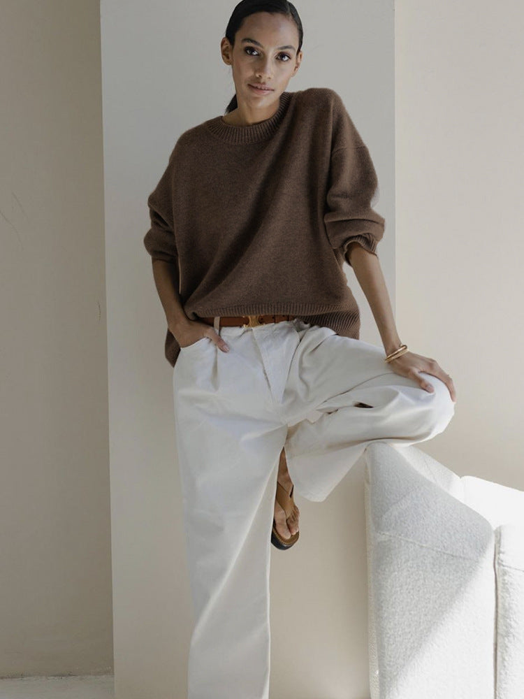 Effortlessly Elegant Sweater with a Timeless Design