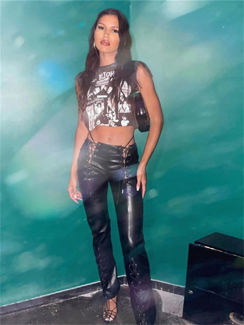 Well Tailored Pants with a Graceful Silhouette