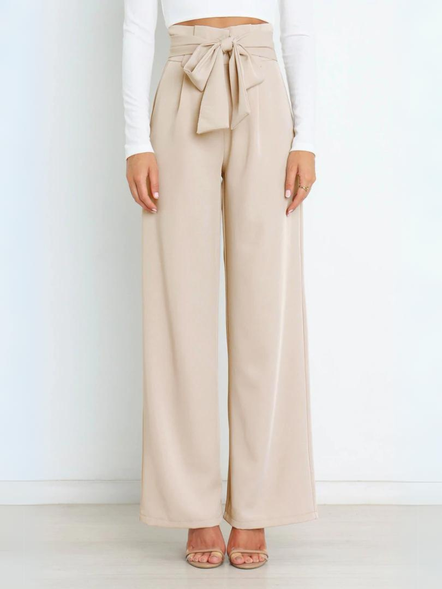Classic Vintage Pants with a Flattering Fit