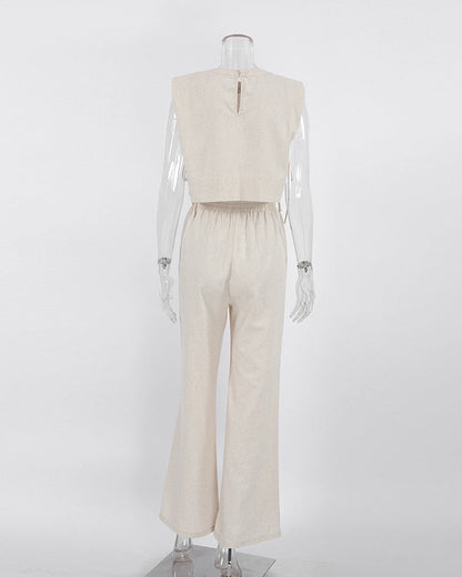 Effortlessly Elegant Pants with a Timeless Design