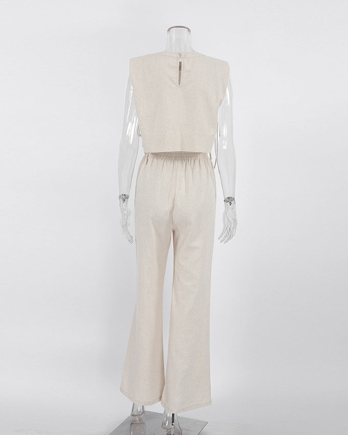 Effortlessly Elegant Pants with a Timeless Design