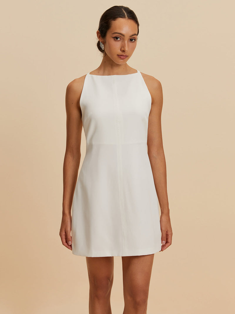 Effortlessly Elegant Dress with a Timeless Design