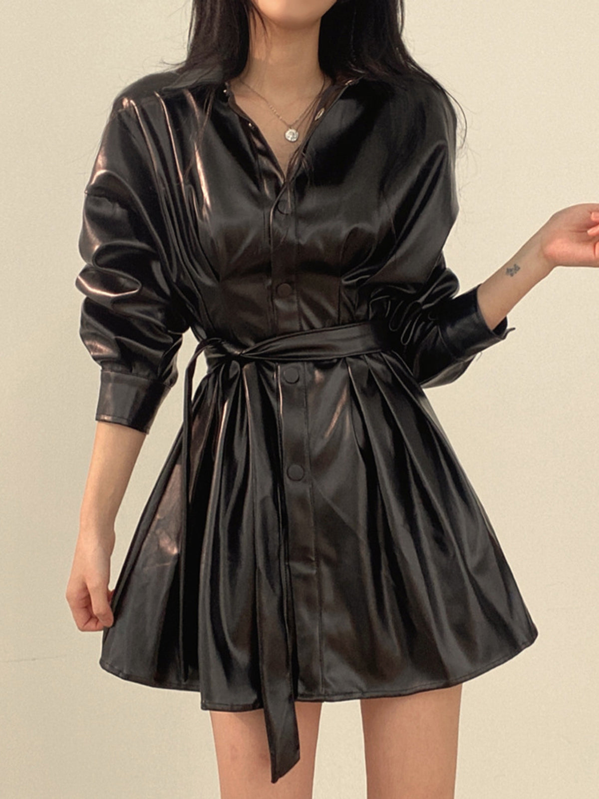 Well Tailored Dress with a Graceful Silhouette