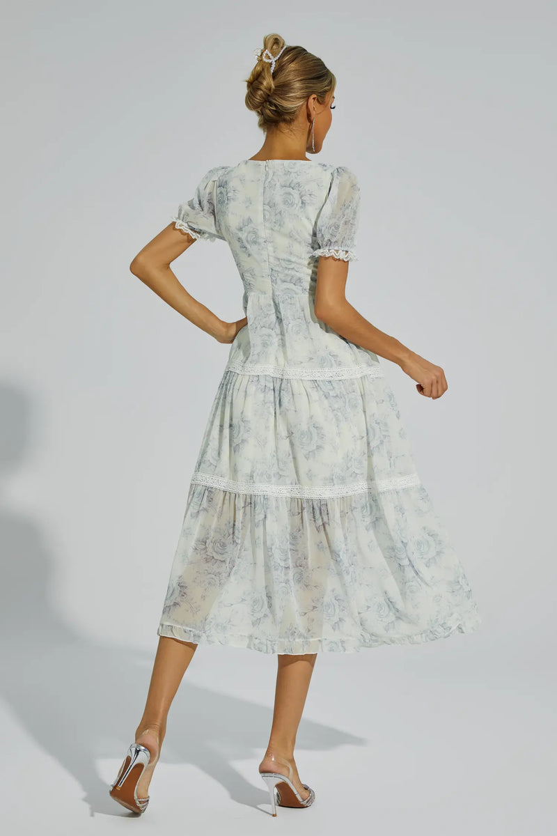 Beautifully Finished Dress in a Timeless Design