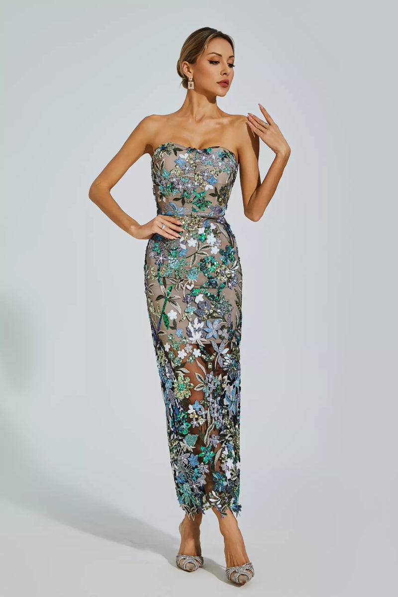 Gracefully Styled Dress for Any Occasion
