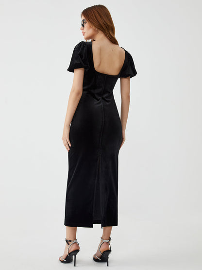 Beautifully Finished Dress in a Timeless Design
