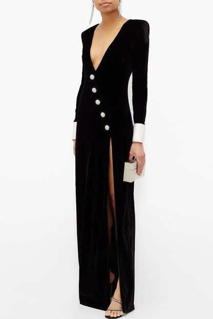 Beautifully Finished Dress in a Timeless Design