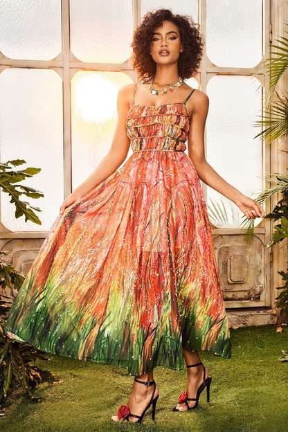 Well Tailored Dress with a Graceful Silhouette