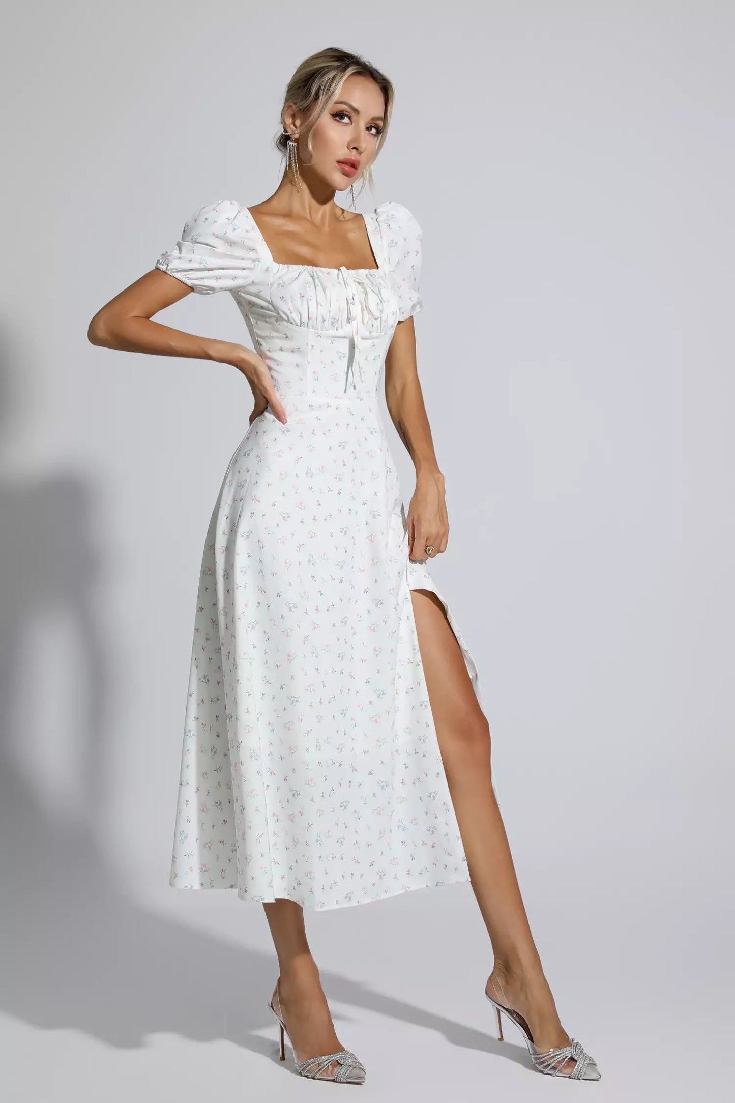 Beautifully Finished Dress in a Timeless Design