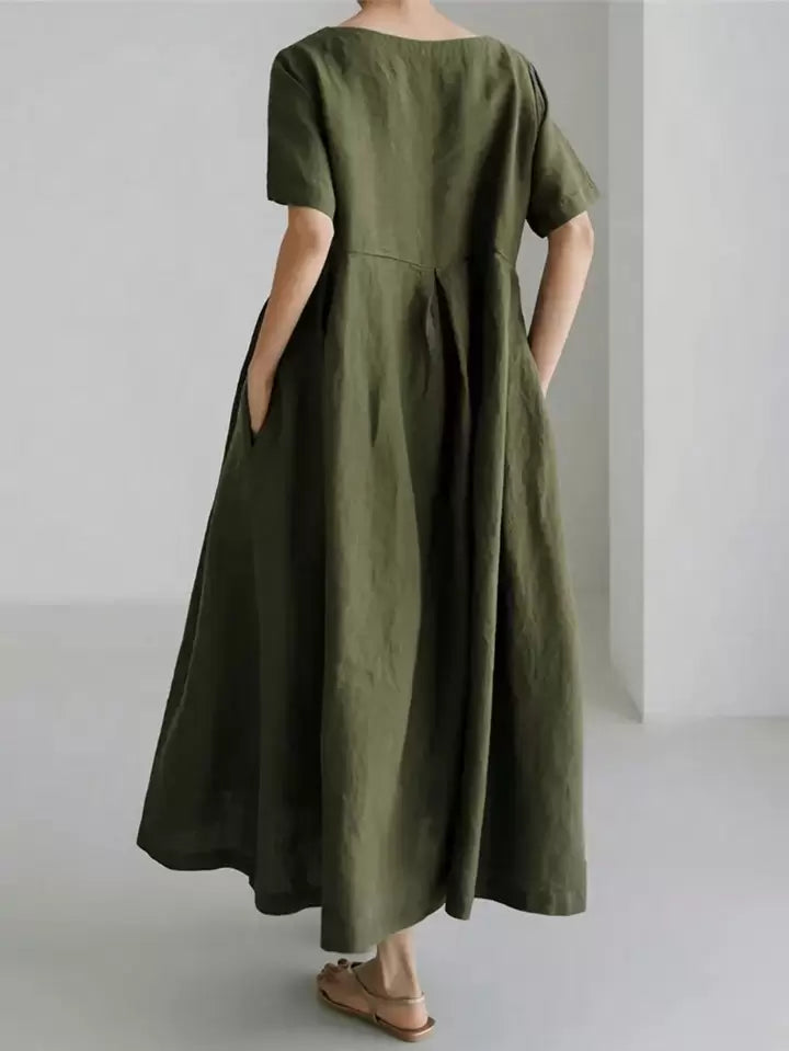 Well Tailored Dress with a Graceful Silhouette