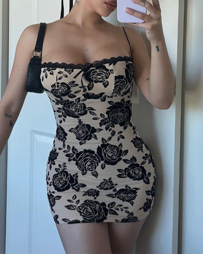 Classic Vintage Dress with a Flattering Fit