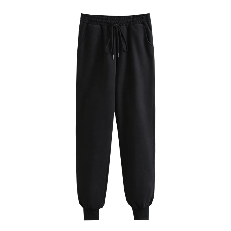 Well Tailored Trousers with a Graceful Silhouette