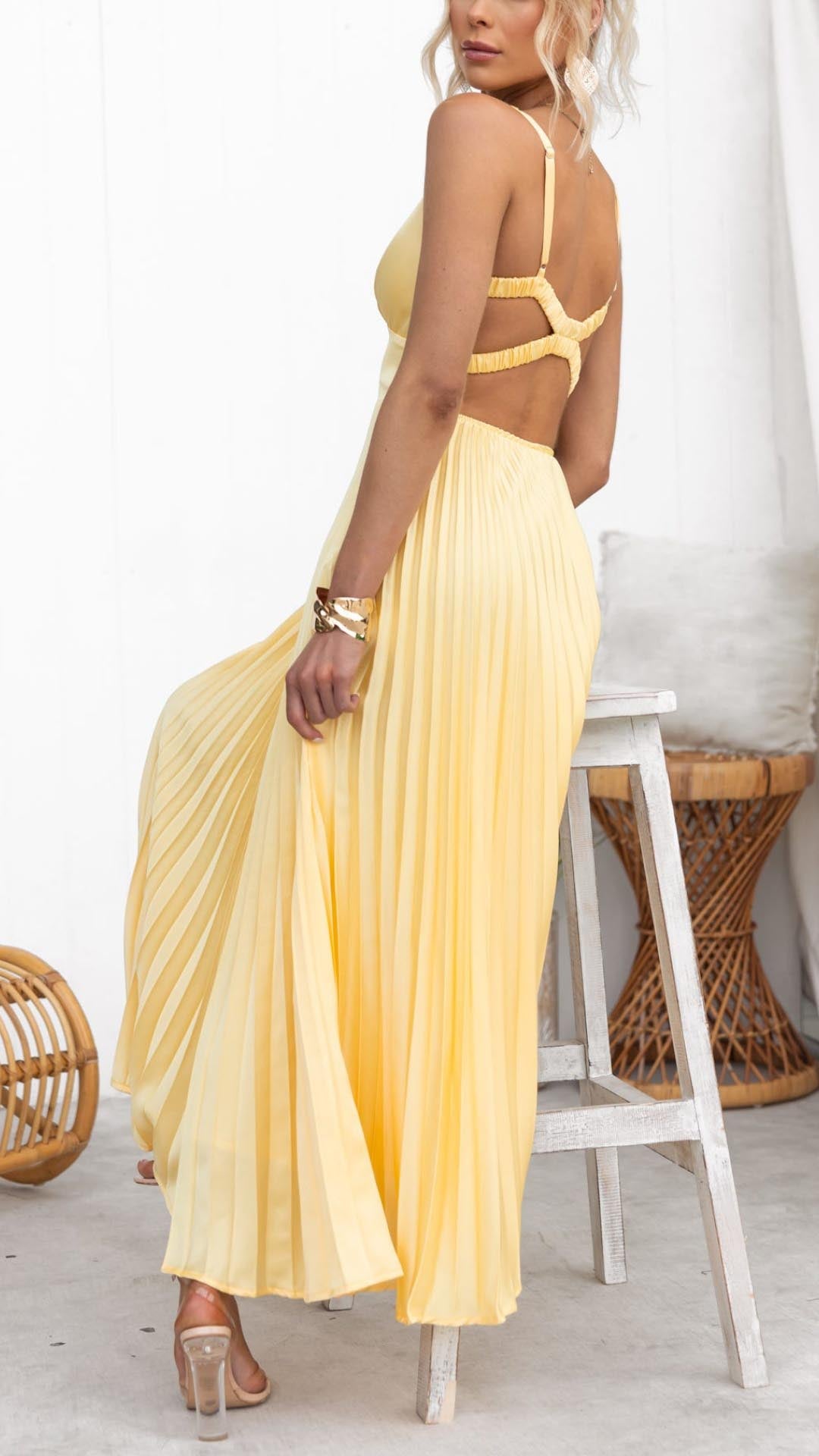 Beautifully Crafted Dress in a Classic Style