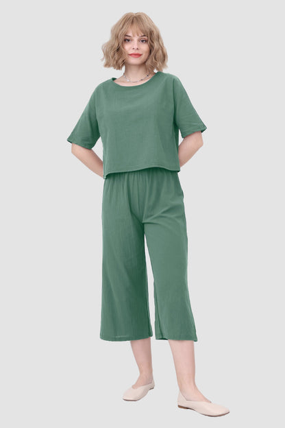 Classic Vintage Pants with a Flattering Fit