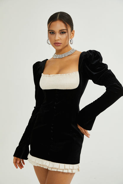 Classic Vintage Dress with a Flattering Fit