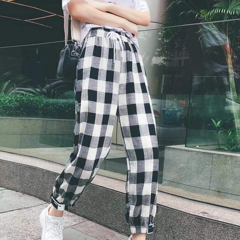 Well Tailored Pants with a Graceful Silhouette