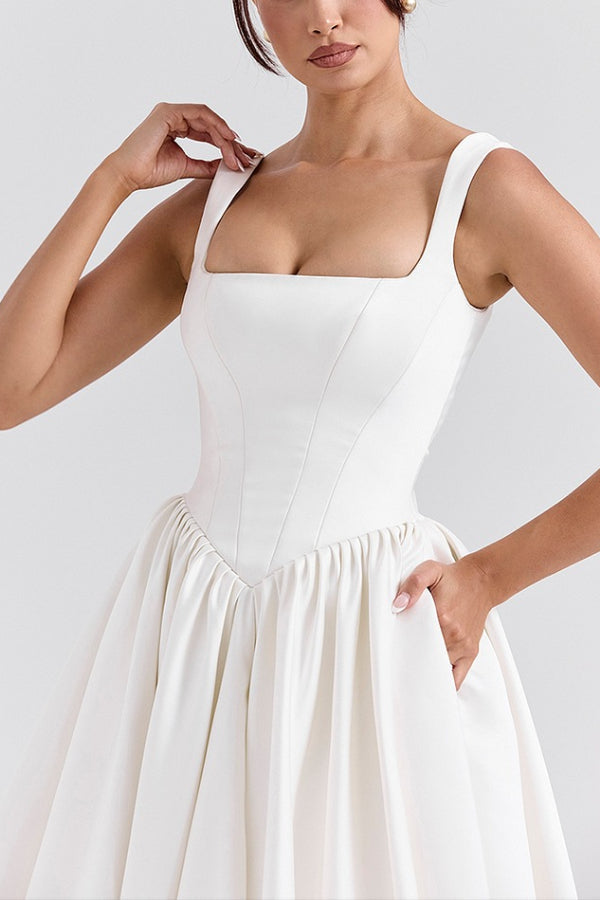 Beautifully Finished Dress in a Timeless Design