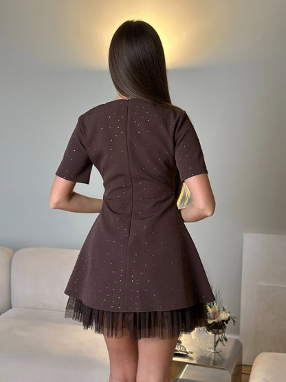 Effortlessly Elegant Dress with a Timeless Design