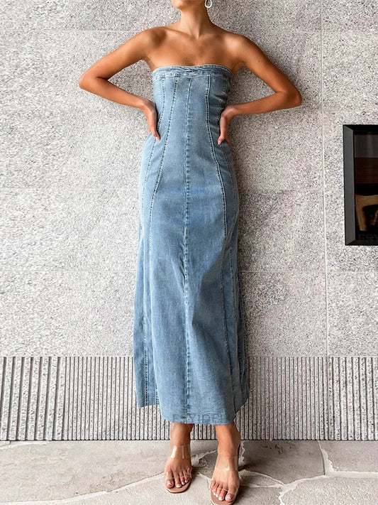 Beautifully Finished Dress in a Timeless Design
