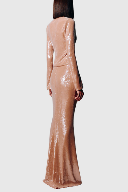 Well Tailored Garment with a Graceful Silhouette