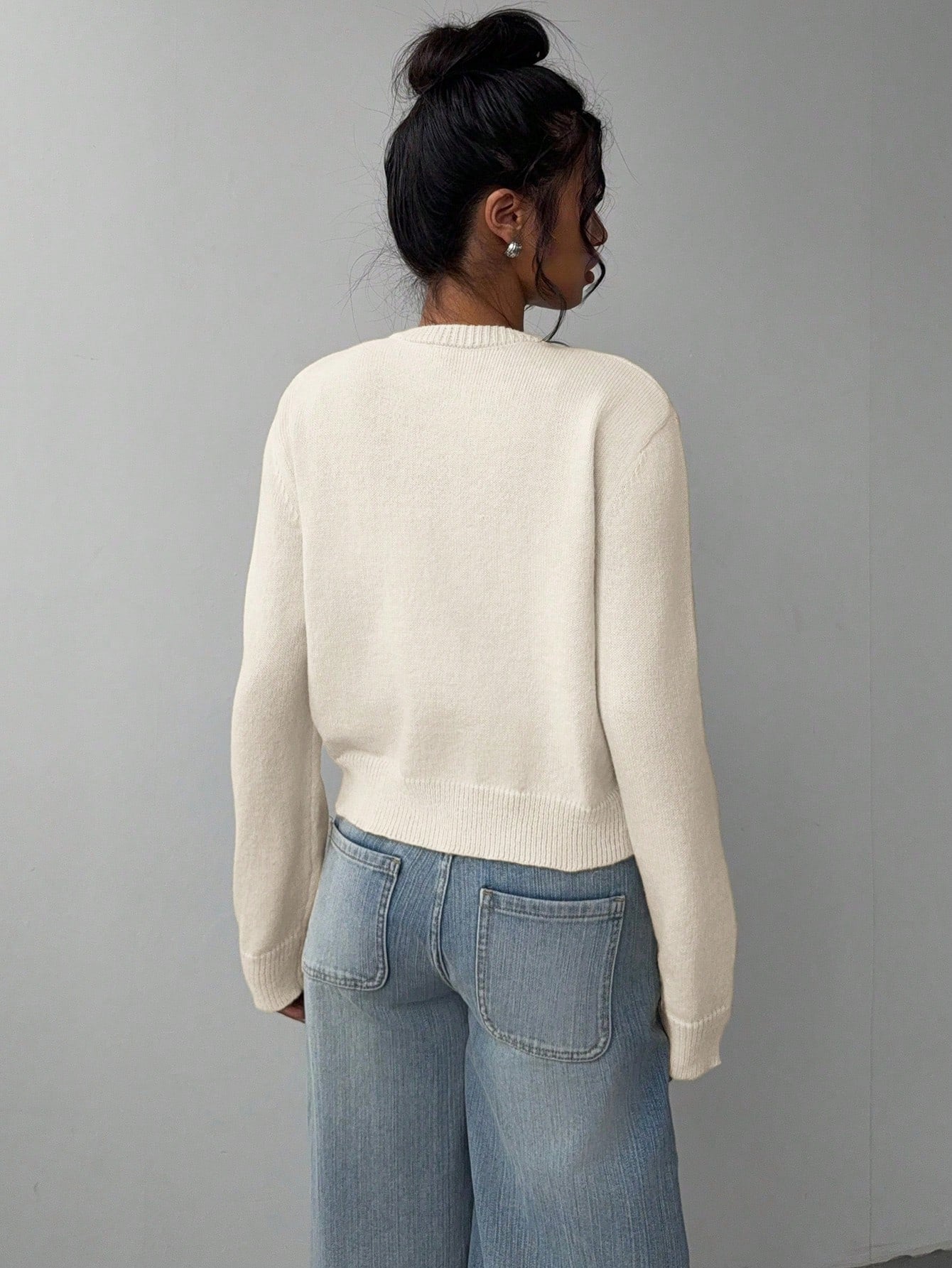 Gracefully Styled Cardigan for Any Occasion