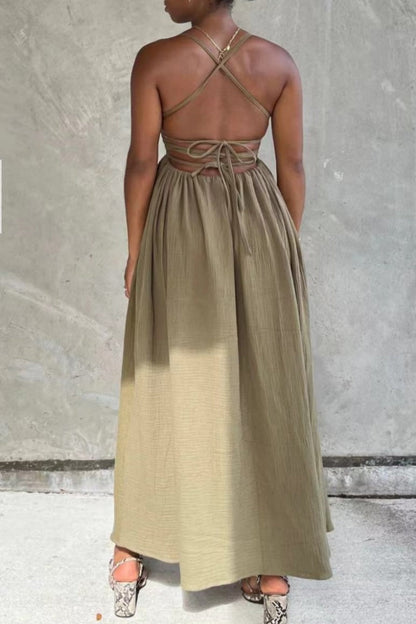 Beautifully Finished Dress in a Timeless Design