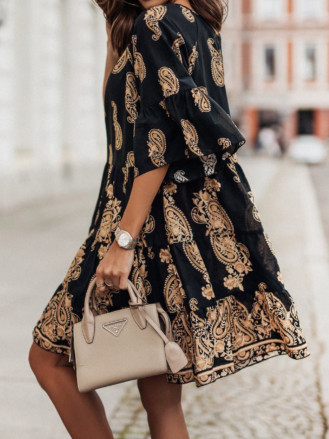 Beautifully Finished Dress in a Timeless Design