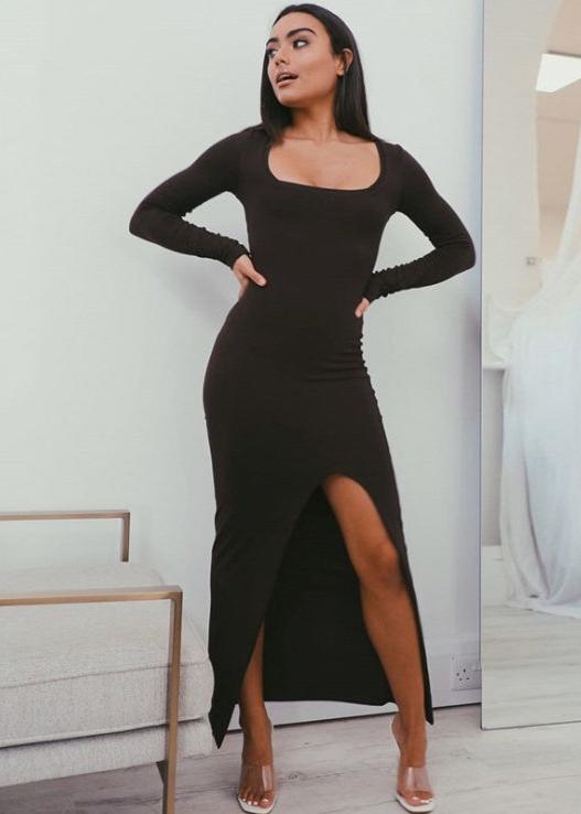 Well Tailored Dress with a Graceful Silhouette