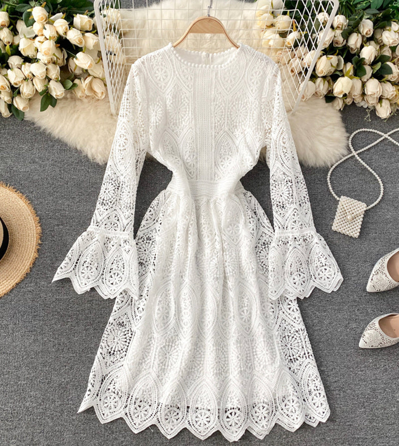 Beautifully Finished Dress in a Timeless Design