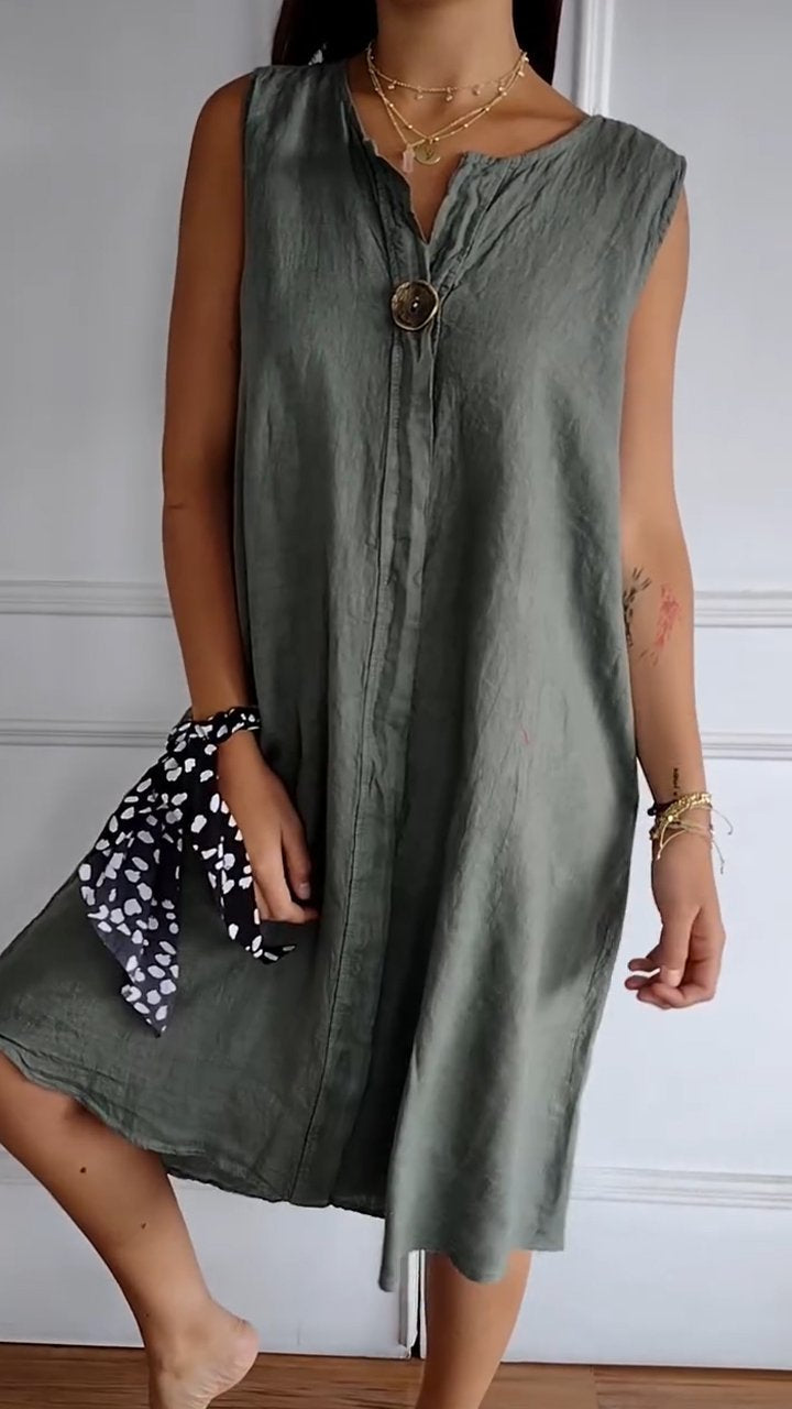 Classic Vintage Dress with a Flattering Fit
