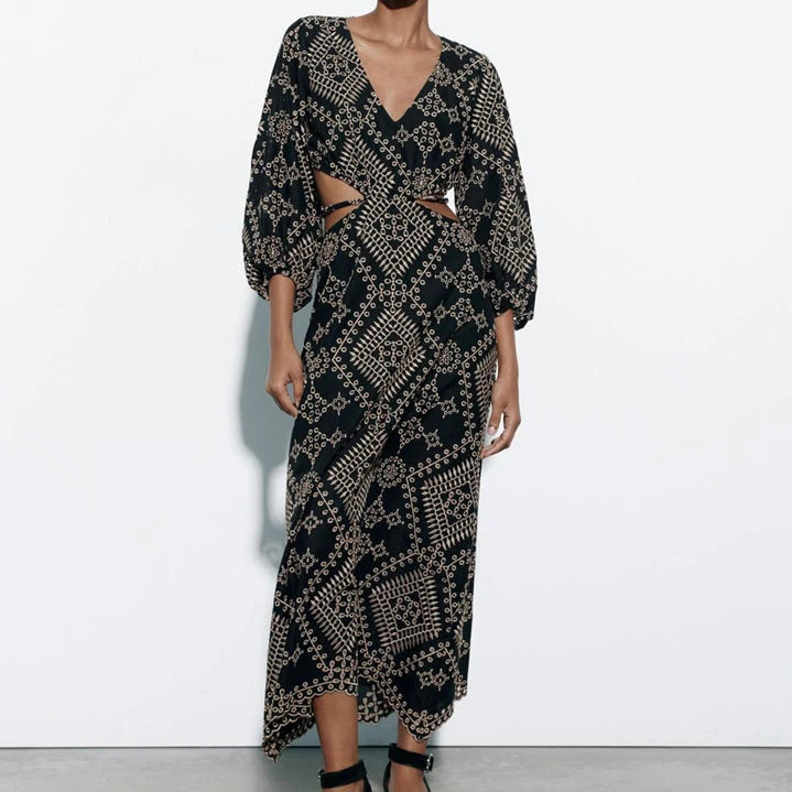 Effortlessly Elegant Dress with a Timeless Design