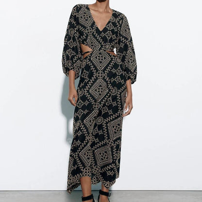 Effortlessly Elegant Dress with a Timeless Design