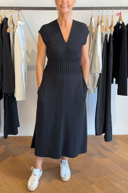 Polished Dress with an Effortless Classic Look
