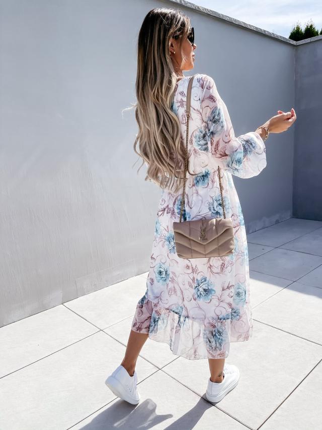 Effortlessly Elegant Dress with a Timeless Design