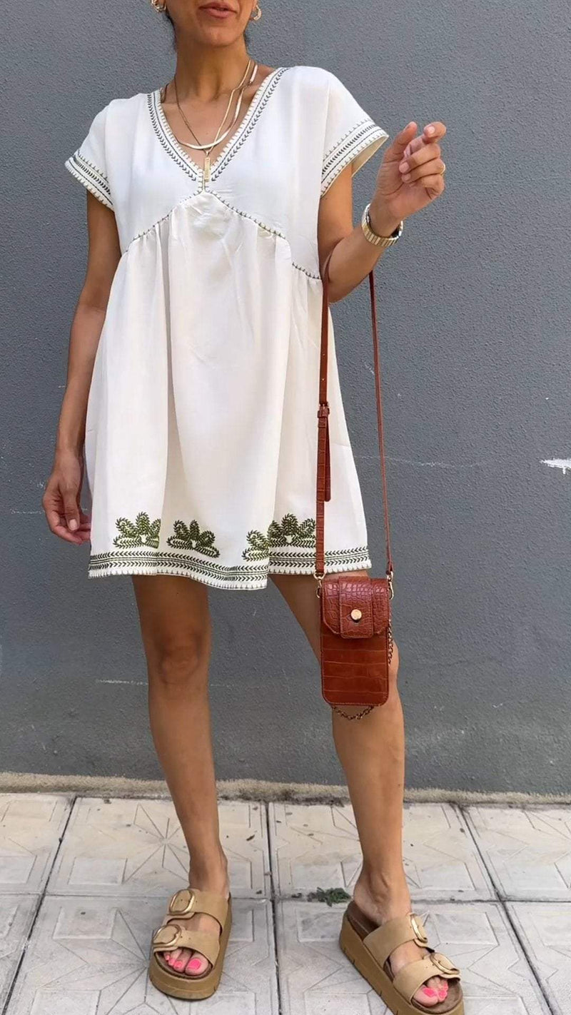 Classic Vintage Dress with a Flattering Fit