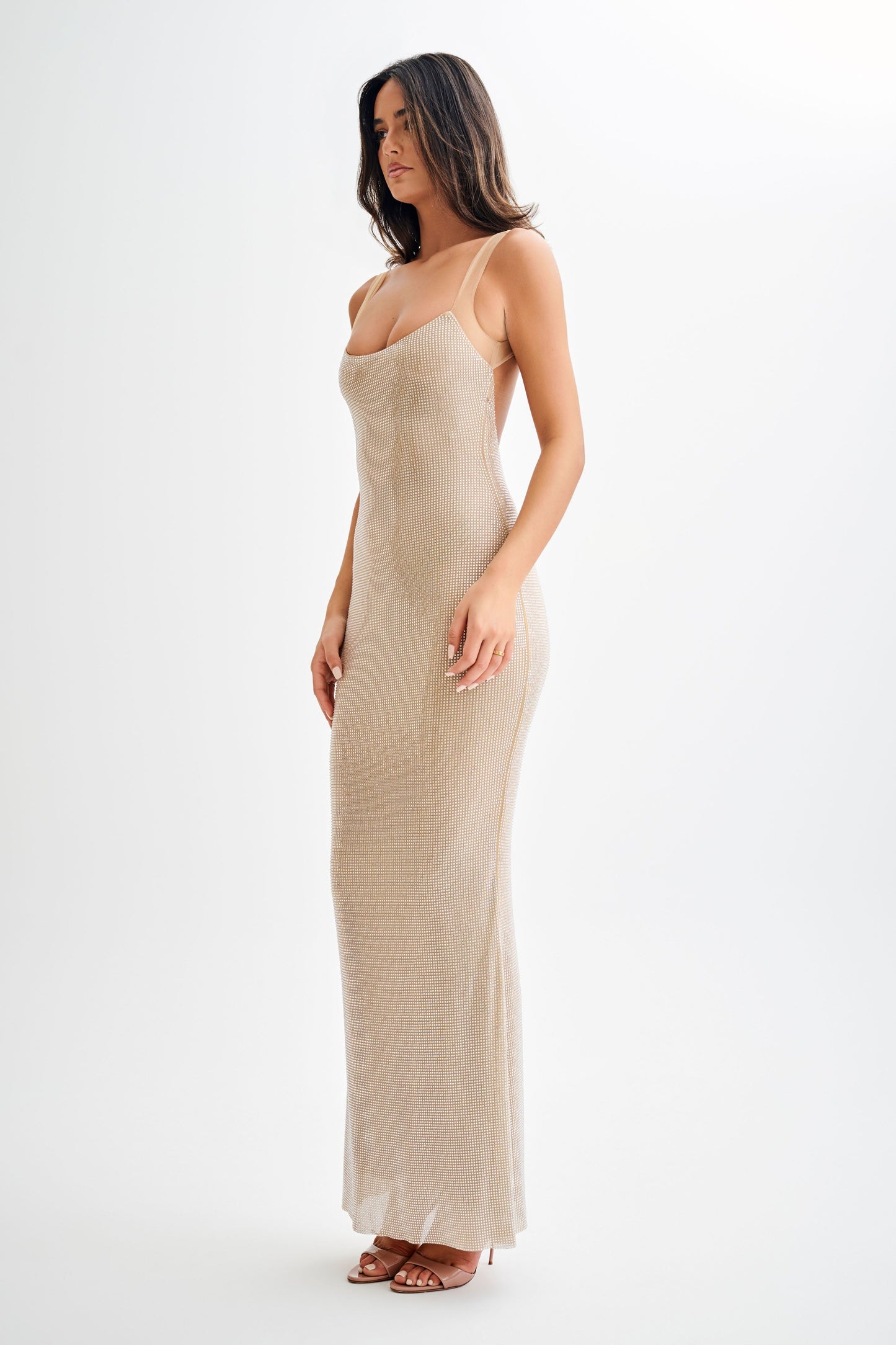 Well Tailored Dress with a Graceful Silhouette