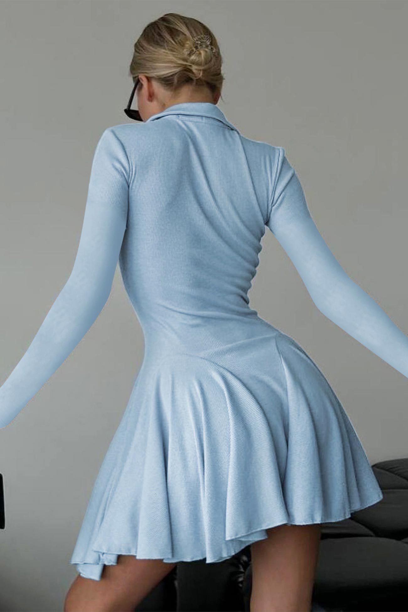 Beautifully Finished Dress in a Timeless Design