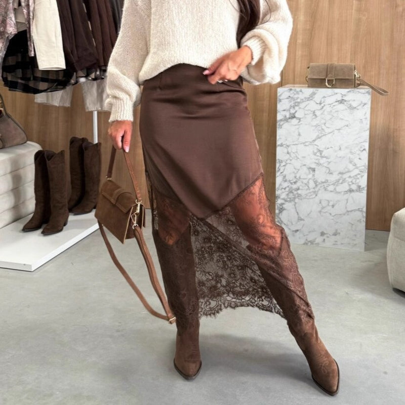 Sophisticated Garment with a Clean Classic Look
