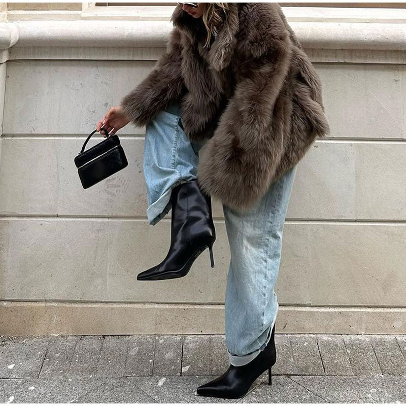 Effortlessly Elegant Coat with a Timeless Design